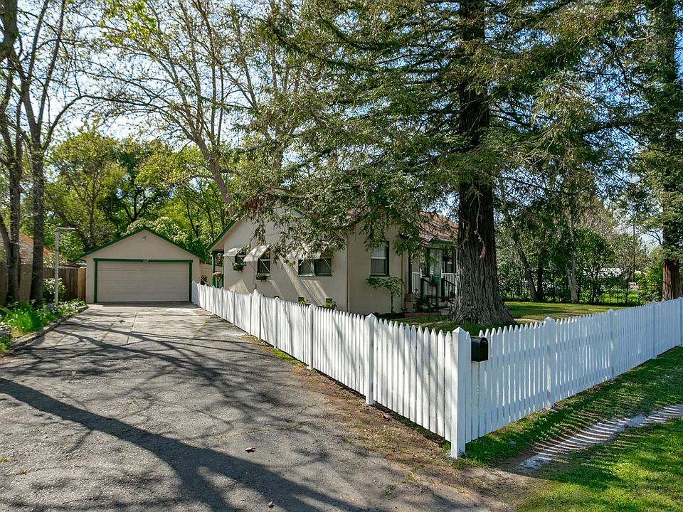 1st image of 3317 Douglas St