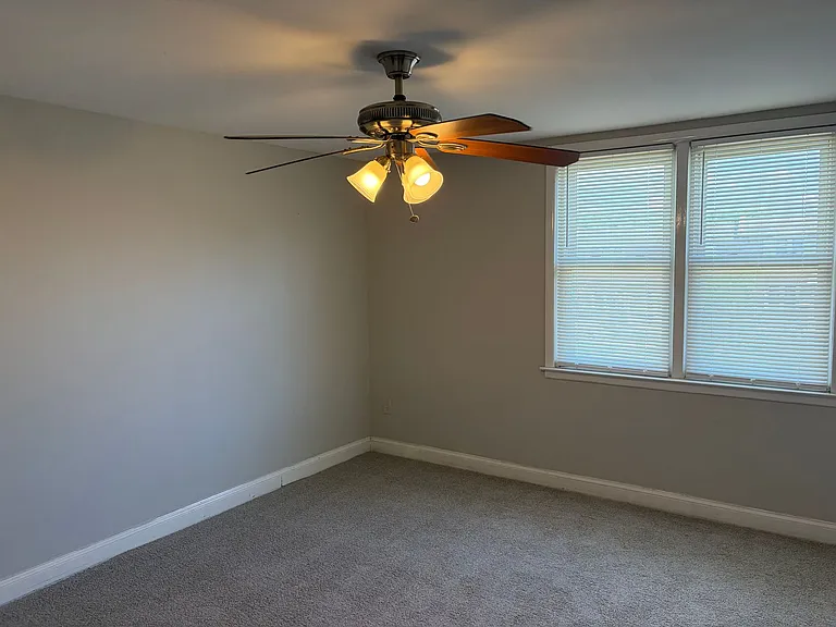 139 W Madison Ave — Photo 10