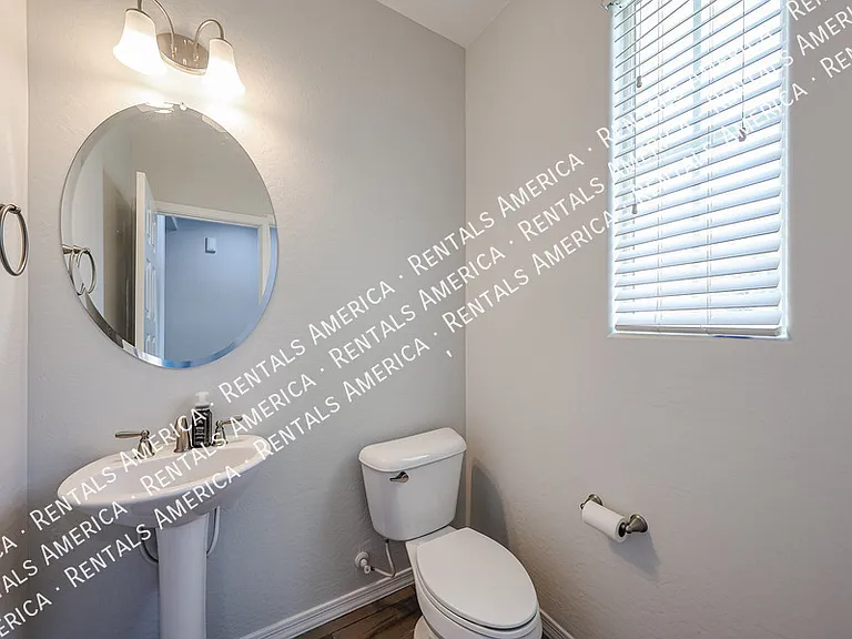 1930 S Sycamore Pl — Photo 12