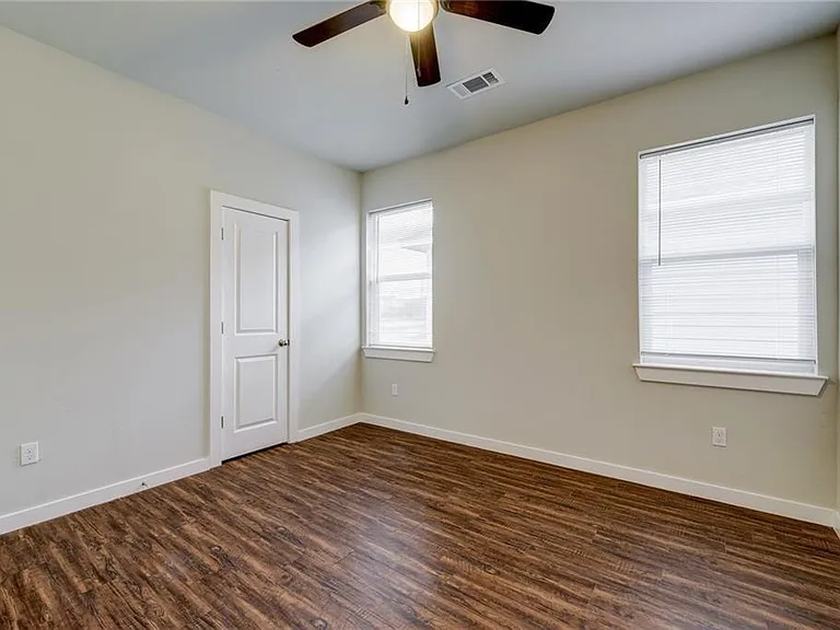 906 Quartz Ct #401 — Photo 12