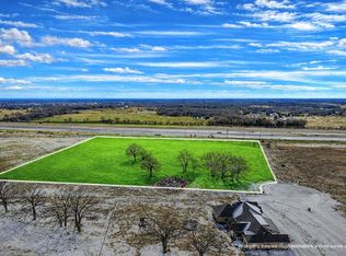 2077 Eastfield Dr, Wills Point, TX 75169