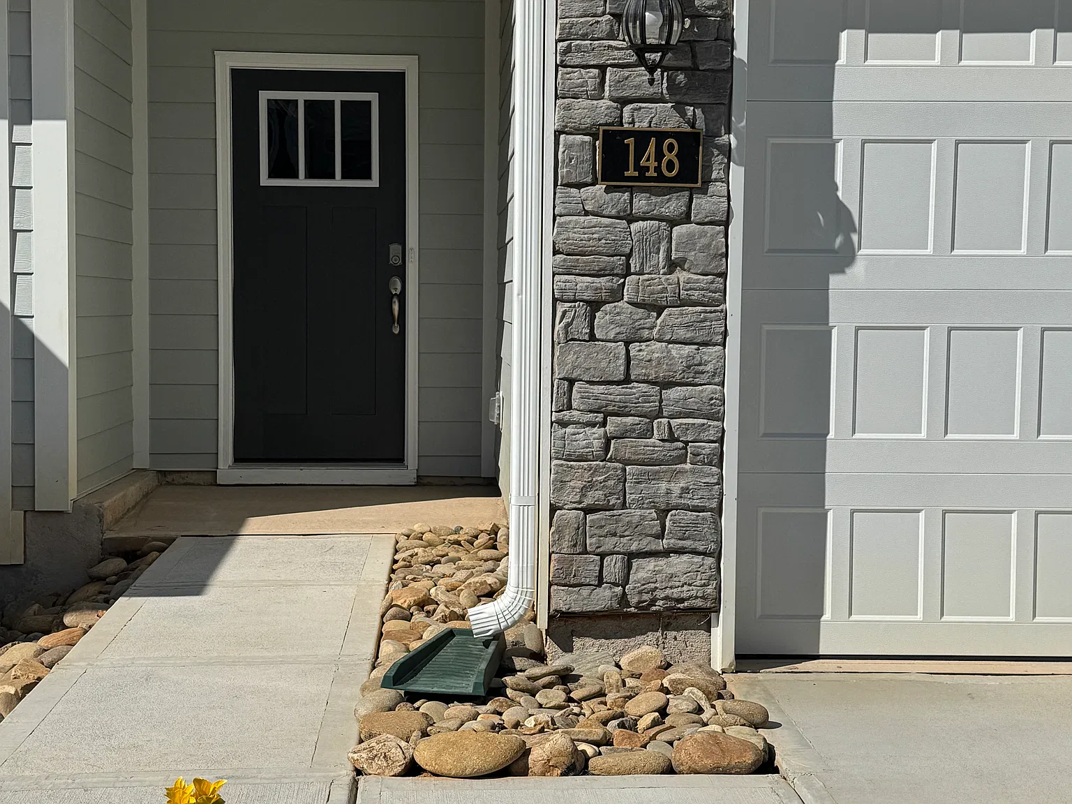 4 bed, 2438 sqft, $2,350 — Photo 1