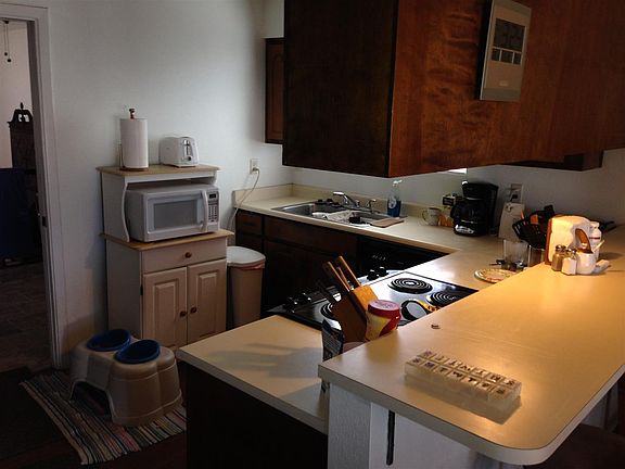 4th image of 1108 E 9th St