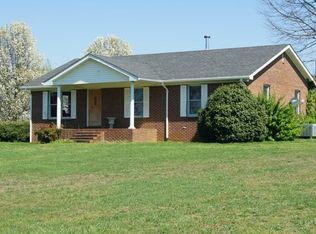 900 Travelstead Rd, Woodburn, KY 42170