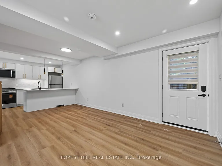 221 Churchill Ave #R — Photo 7