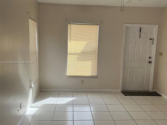 4th image of 2733 NW 13th Ct #2