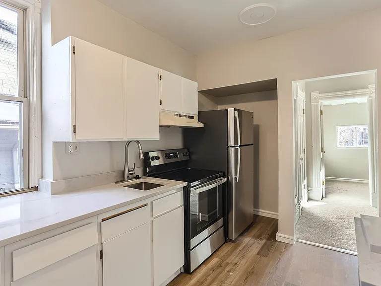 1330 N Downing St — Photo 1