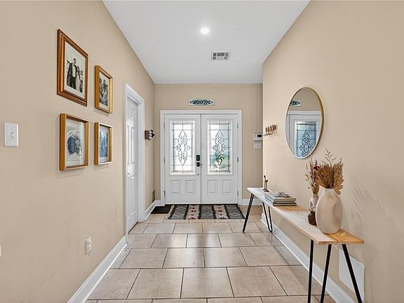 2nd image of 658 Rue Saint Michael