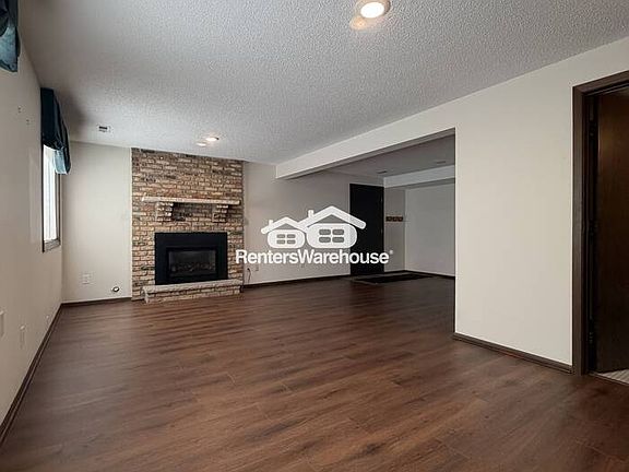 3rd image of 1095 Weston Ln N