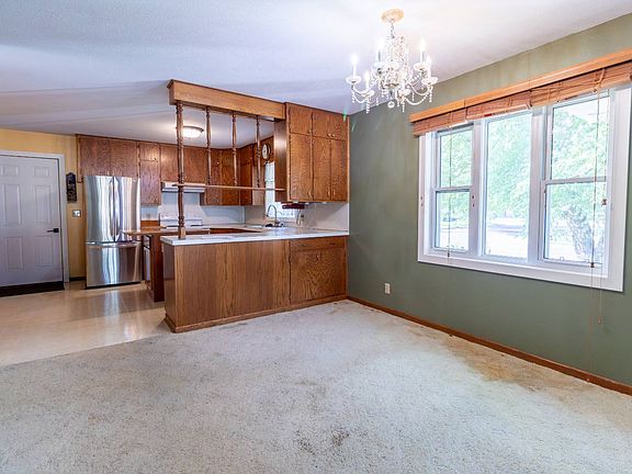 3rd image of 701 Sioux Ave