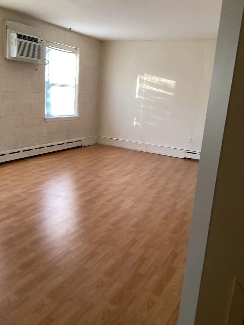 3238 BRYANT — Photo 2