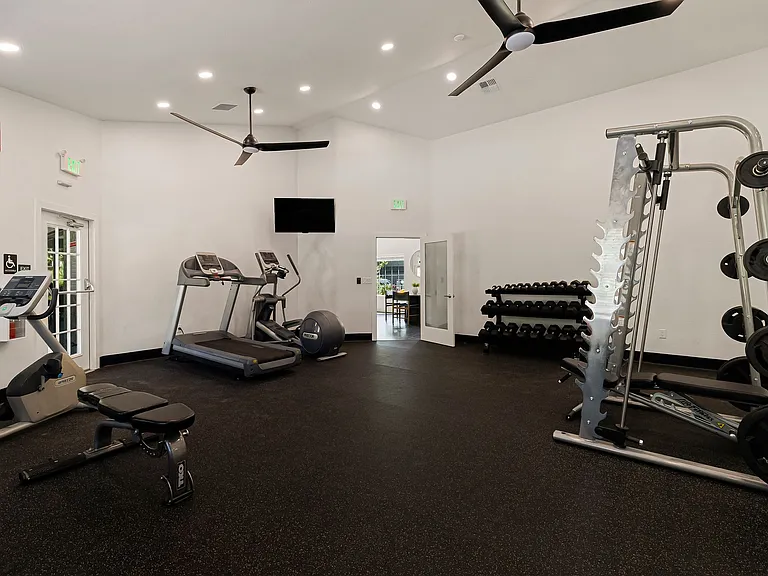 Amanda Place Apartments — Photo 11