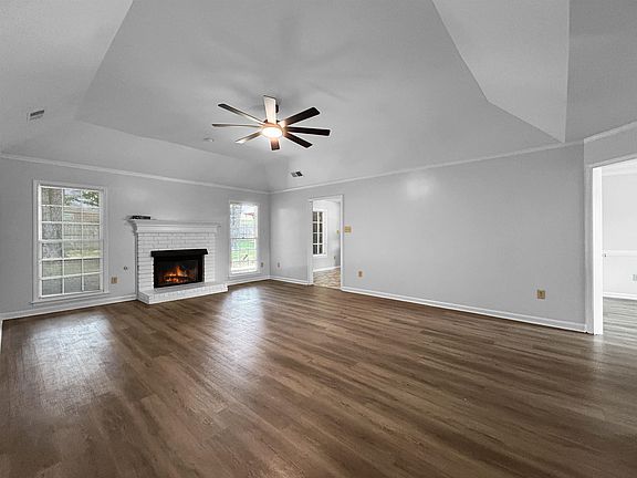 3rd image of 2733 Twisted Oak Cv N
