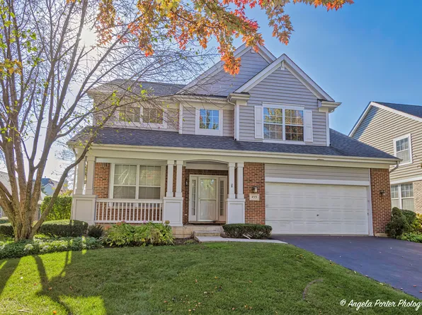 453 Valhalla Ter, Vernon Hills, IL 60061