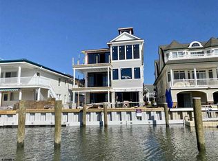 30-32 W 8th St, Ocean City, NJ 08226