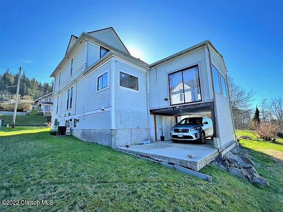 3rd image of 4410 Lief Erikson Dr