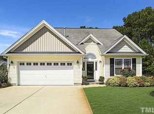 2029 Woodwater Dr, Fuquay Varina, NC 27526