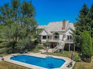 W289N3239 Lost Creek Ct, Pewaukee, WI 53072