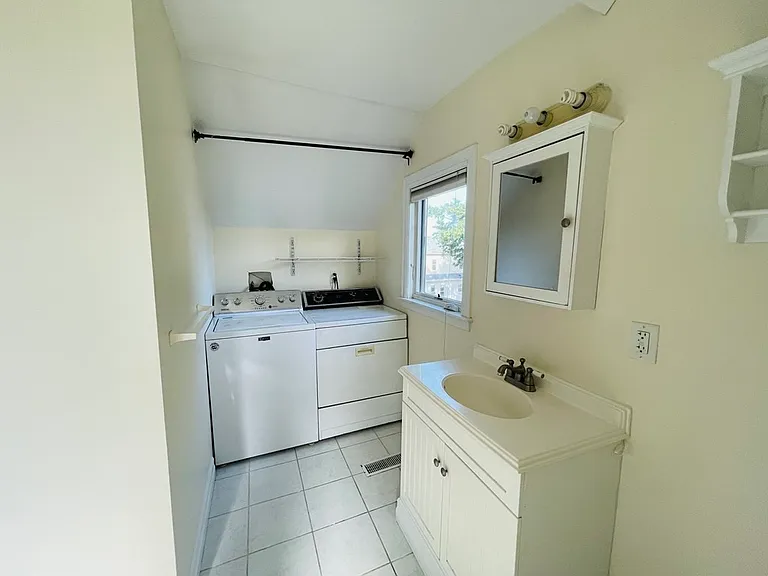 18 Richardson St #18 — Photo 15