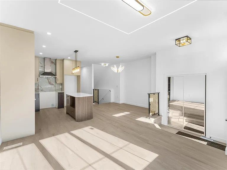 115 Blenheim Ave — Photo 7
