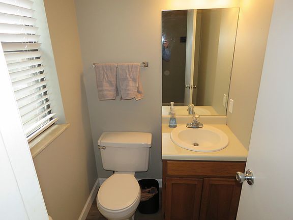 5th image of 624 Idlewood Ln