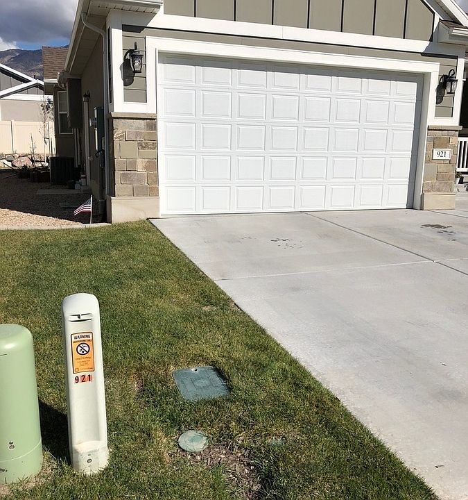 2nd image of 921 S Cherry Plum Ln