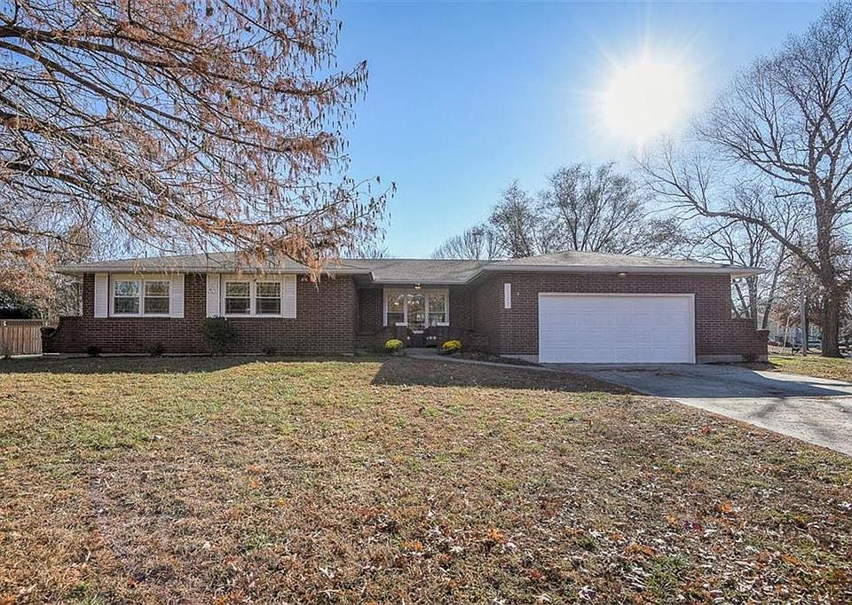 1st image of 1127 Pleasant Dr