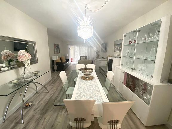 5th image of 2760 SW 22nd Avenue #1707