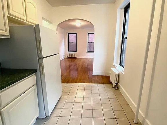 2nd image of 928 3rd Ave #4D