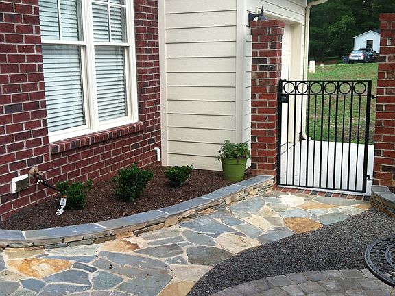 2nd image of 505 Summerfield Pl
