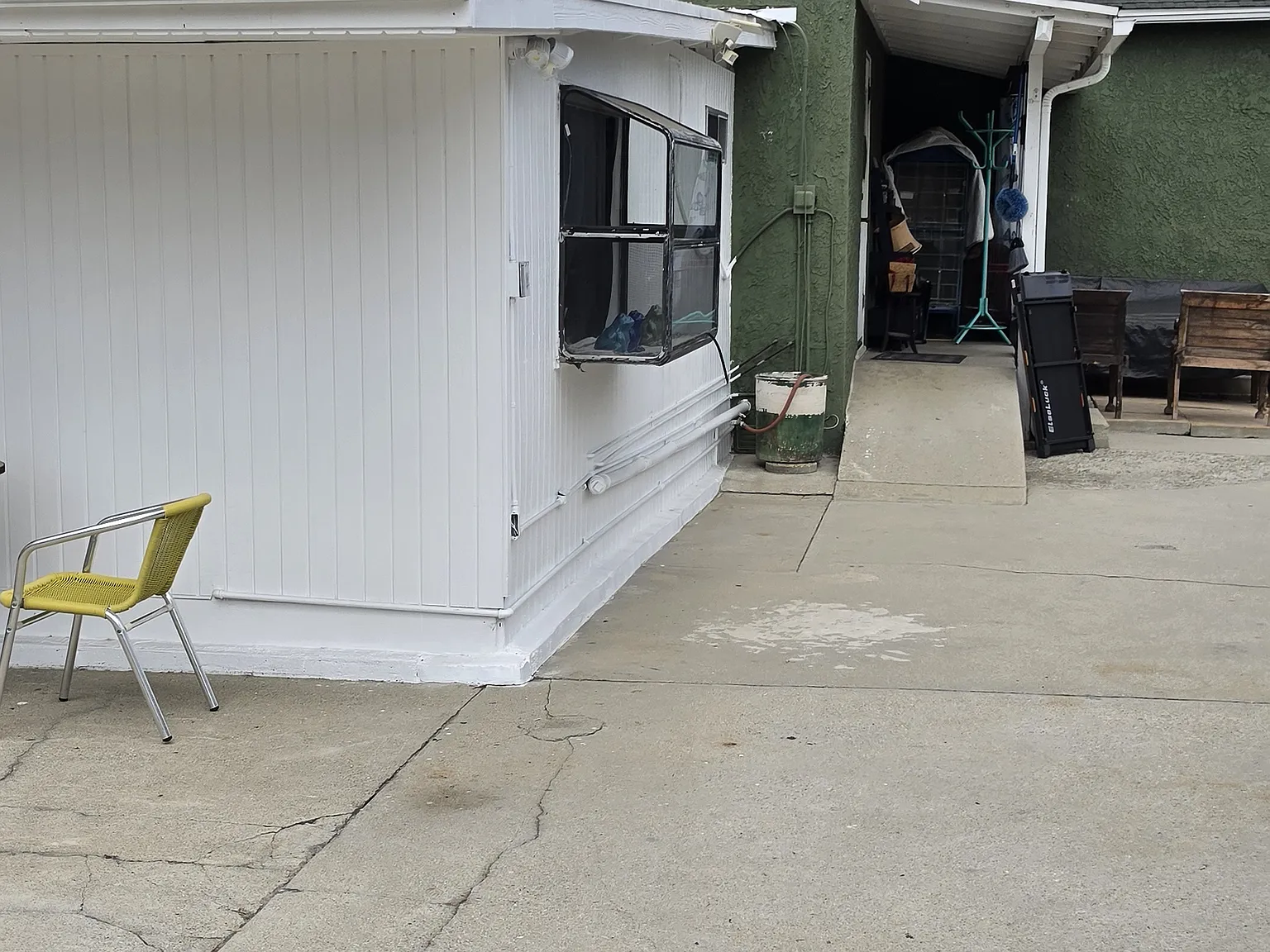 Studio, 160 sqft, $2,100 — Photo 3