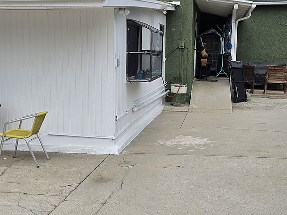 3rd image of 5723 Klump Ave #B