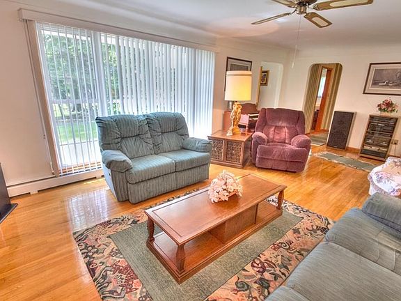 5th image of 2885 Emerald Lake Blvd