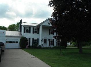 18 Lawrence St, Massena, NY 13662