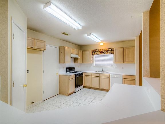 2nd image of 3523 High Sierra Ln
