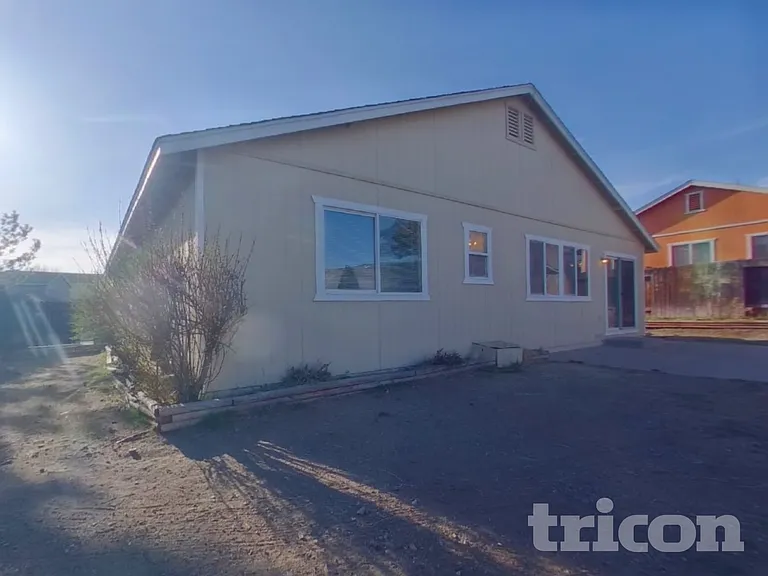 8475 Sopwith Blvd — Photo 18