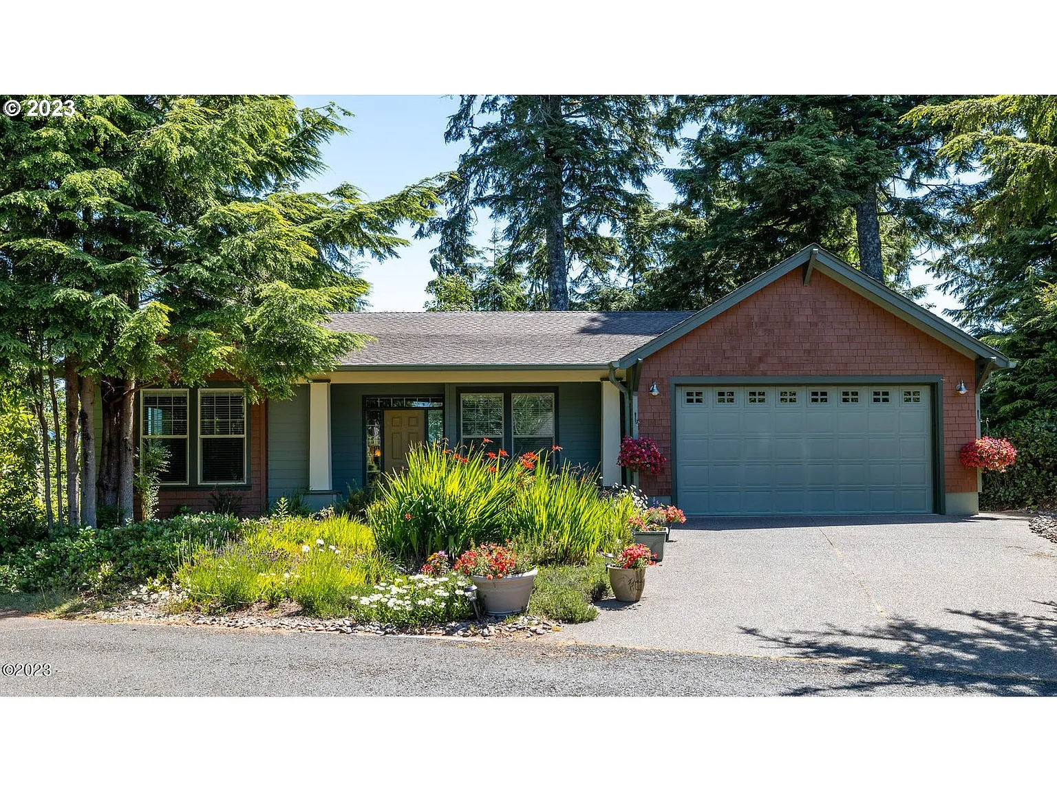 528 Eagles Nest Ln photo 1
