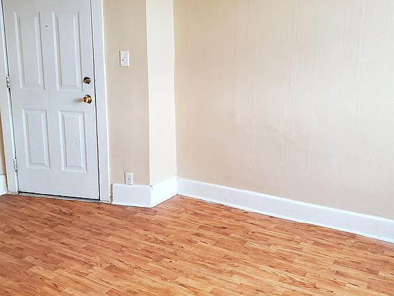 5th image of 828 Avenue B APT 2