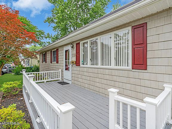 3rd image of 226 Carol Drive