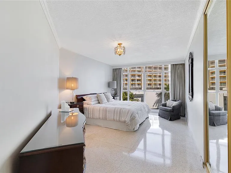 800 Ashford #6-B — Photo 18