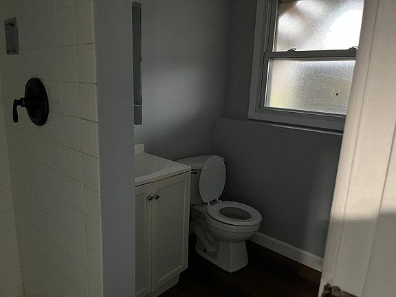 2nd image of 316 Charlestown Dr
