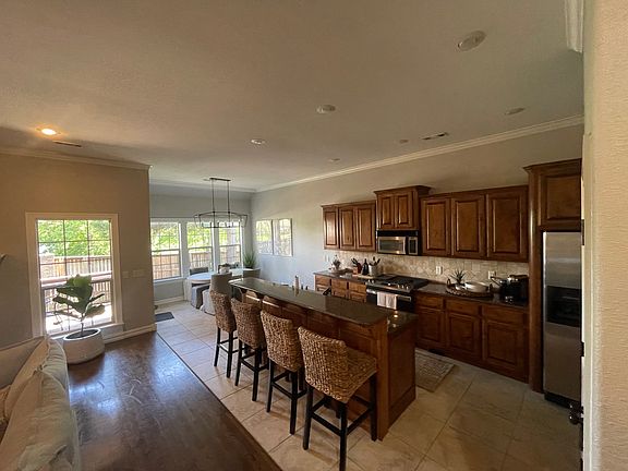 2nd image of 703 Glen Arbor Ave