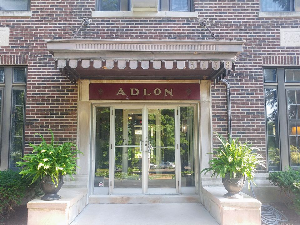 2nd image of 3438 Russell Blvd APT 401