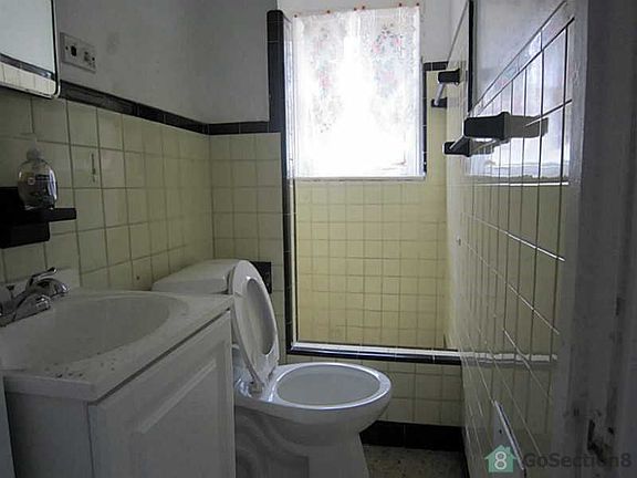 5th image of 522 N 19th Ave #2