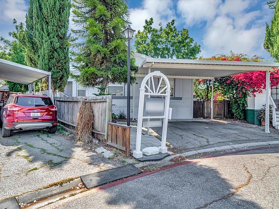 3rd image of 130 El Bosque Dr #130