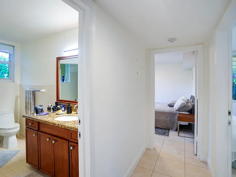 216 32nd St — Photo 22