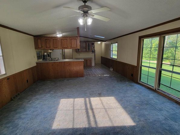 5561 Oak Lane, Cassville, WI 53816