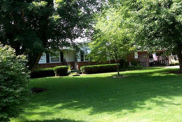 1st image of 9030 SE Horseshoe Dr