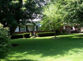 9030 SE Horseshoe Dr, Zionsville, IN 46077