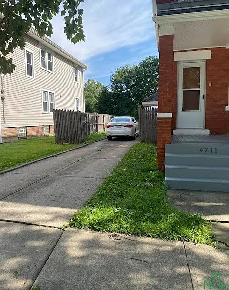 4711 Behrwald Ave #UP — Photo 46